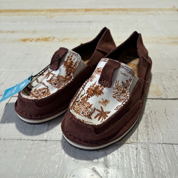 Ariat Shoes - Ariat x Western Aloha Cruiser NWT size 6 Suede Slip On Loafers Printed Canvas